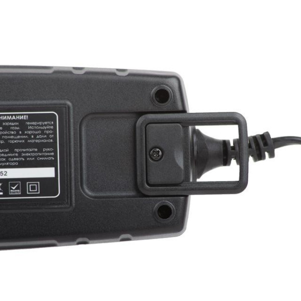Charger 6/12 V, 1/2/3/4 A, 230 V, winter charging mode, display, maximum battery capacity 1.2-120 A/h Intertool AT-3024