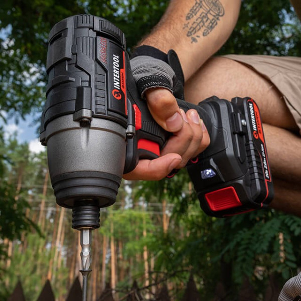 Impact screwdriver (screwdriver) cordless with a brushless motor 20 V, 200 Nm, 0-2900 rpm, 0-4000 rpm, 1/4, lithium-ion, 2.0 Ah, ZP 2A, case Intertool WT-0362