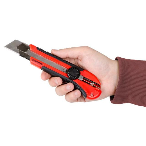 Knife with a metal guide under the blade 25 mm, rubberized handle Intertool HT-0526