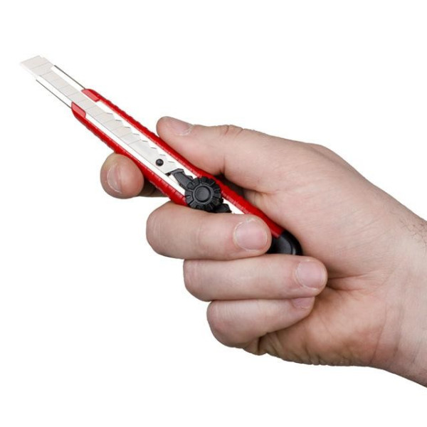 Knife with a metal guide under the blade 9 mm, with screw fixation Intertool HT-0511