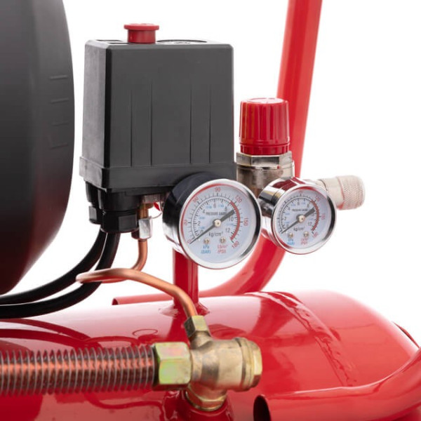 Компрессор 100 л, 3 кВт, 220 В, 10 атм, 420 л/мин, 2 цилиндра. Intertool PT-0008