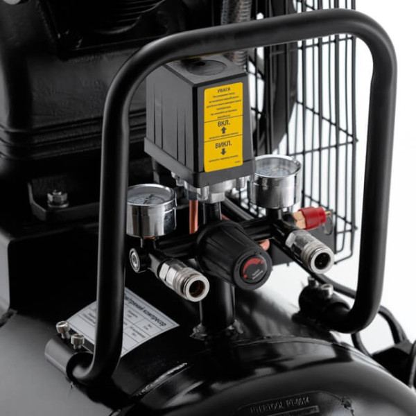 Compressor 100 l, 3 kW, 220 V, 10 atm, 500 l/min., 2 cylinders, STORM Intertool PT-0014