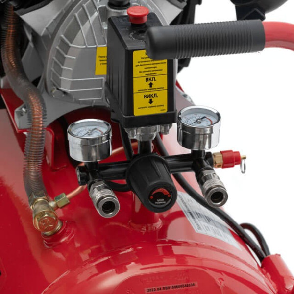 Compressor 50 l, 2230 W, 220 V, 10 atm, 354 l/min, 2 cylinders Intertool PT-0004