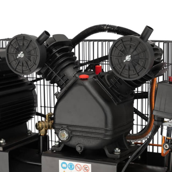 Compressor 50 l, 3 kW, 220 V, 10 atmospheres 500 l/min, 2 cylinders Intertool PT-0016