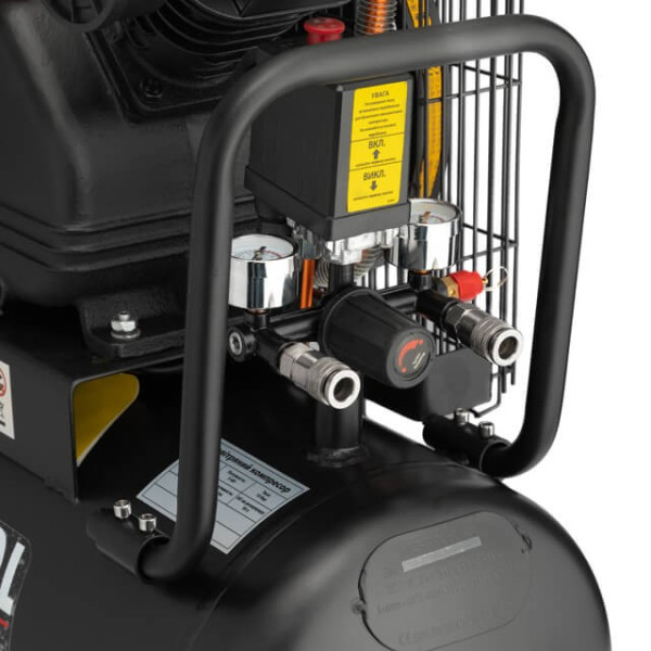 Compressor 50 l, 3 kW, 220 V, 10 atmospheres 500 l/min, 2 cylinders Intertool PT-0016