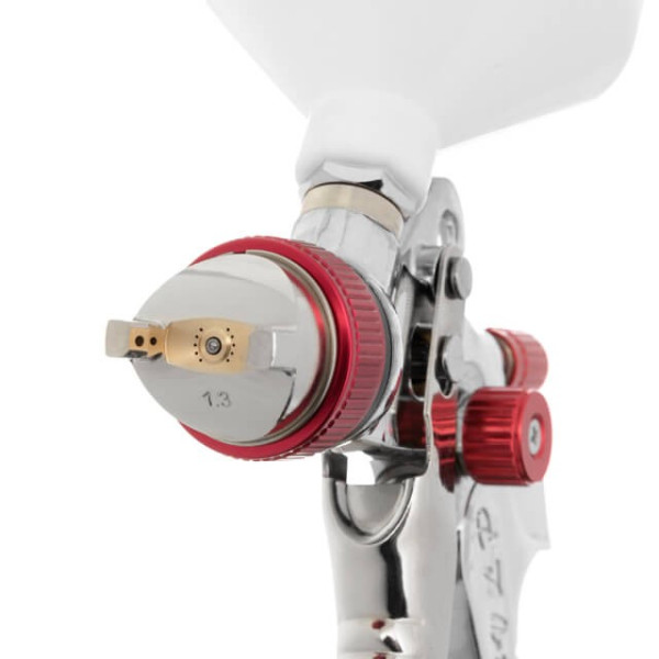 HVLP pneumatic spray gun with three sets of nozzles - 1.3 mm, 1.4 mm, 1.7 mm, plastic tank, 3 bar Intertool PT-0153