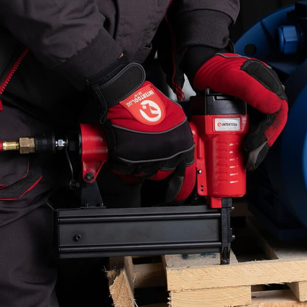 Степлер пневматичний для цвяхів від 15 до 50 мм Intertool PT-1603
