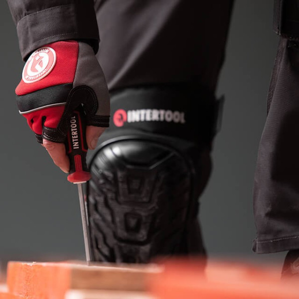 Protective knee pads, anti-slip PVC pads, 600D fabric, gel pads, neoprene straps Intertool SP-0054