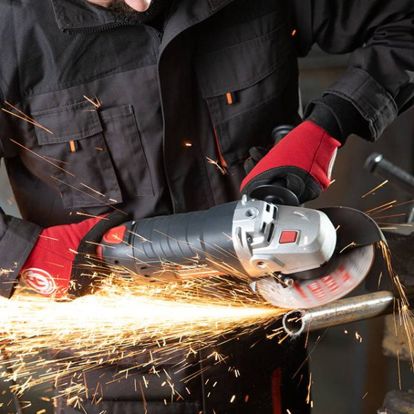 Microfiber fabric gloves, red with black spandex inserts. Reinforced neoprene coating on the palm, covered with nitrile on Velcro 10 Intertool SP-0143