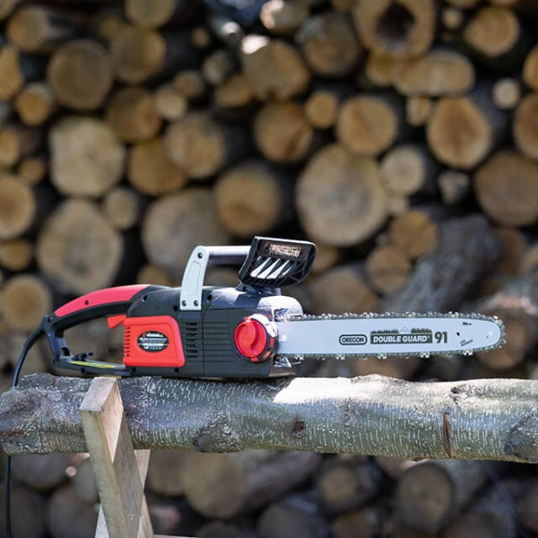Electric chain saw 2400 W, tire 40 cm, soft start, SDS chain tension system Intertool WT-0625